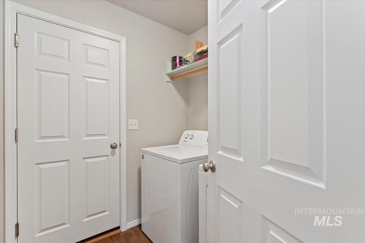 1685 SW Levant Way, Mountain Home, Idaho 83647, 3 Bedrooms, 2 Bathrooms, Residential For Sale, Price $390,000,MLS 98976850