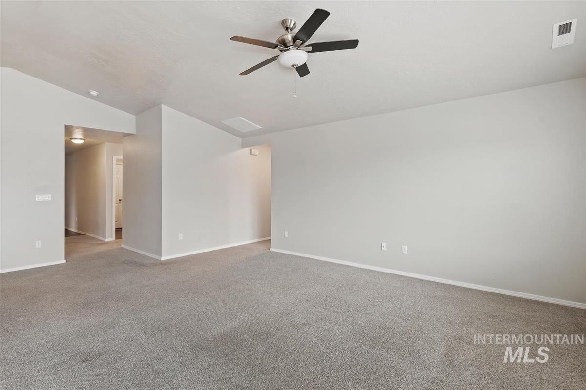 1685 SW Levant Way, Mountain Home, Idaho 83647, 3 Bedrooms, 2 Bathrooms, Residential For Sale, Price $390,000,MLS 98976850