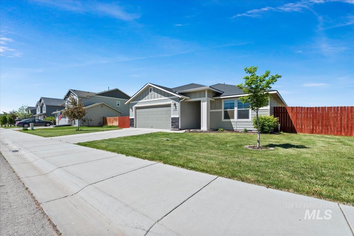 1685 SW Levant Way, Mountain Home, Idaho 83647, 3 Bedrooms, 2 Bathrooms, Residential For Sale, Price $385,000, 98976850