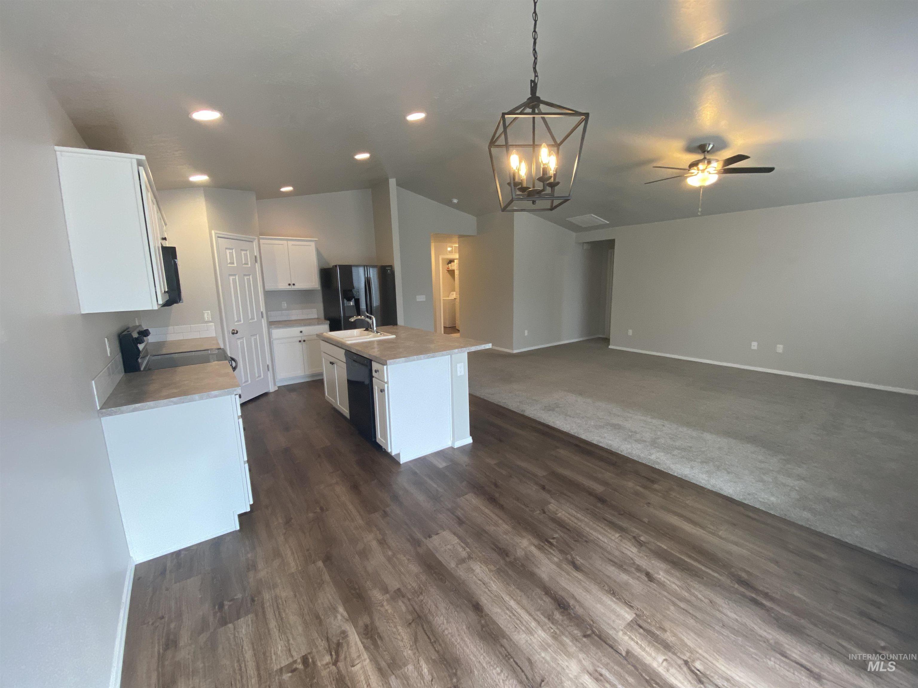 1685 SW Levant Way, Mountain Home, Idaho 83647, 3 Bedrooms, 2 Bathrooms, Residential For Sale, Price $410,000,MLS 98976850