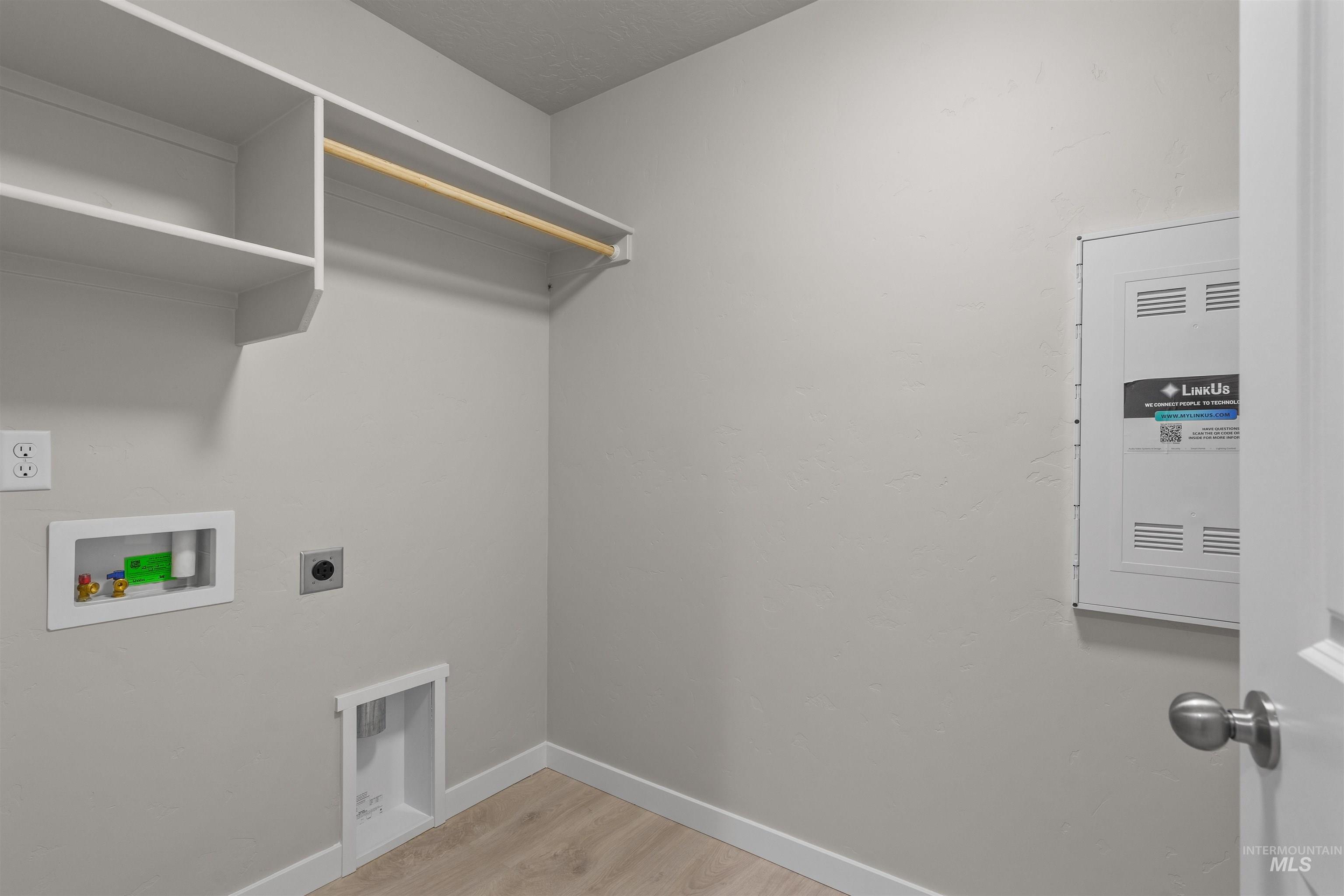 1575 SW Silverstone Ave, Mountain Home, Idaho 83647, 3 Bedrooms, 2 Bathrooms, Residential For Sale, Price $359,990,MLS 98976851