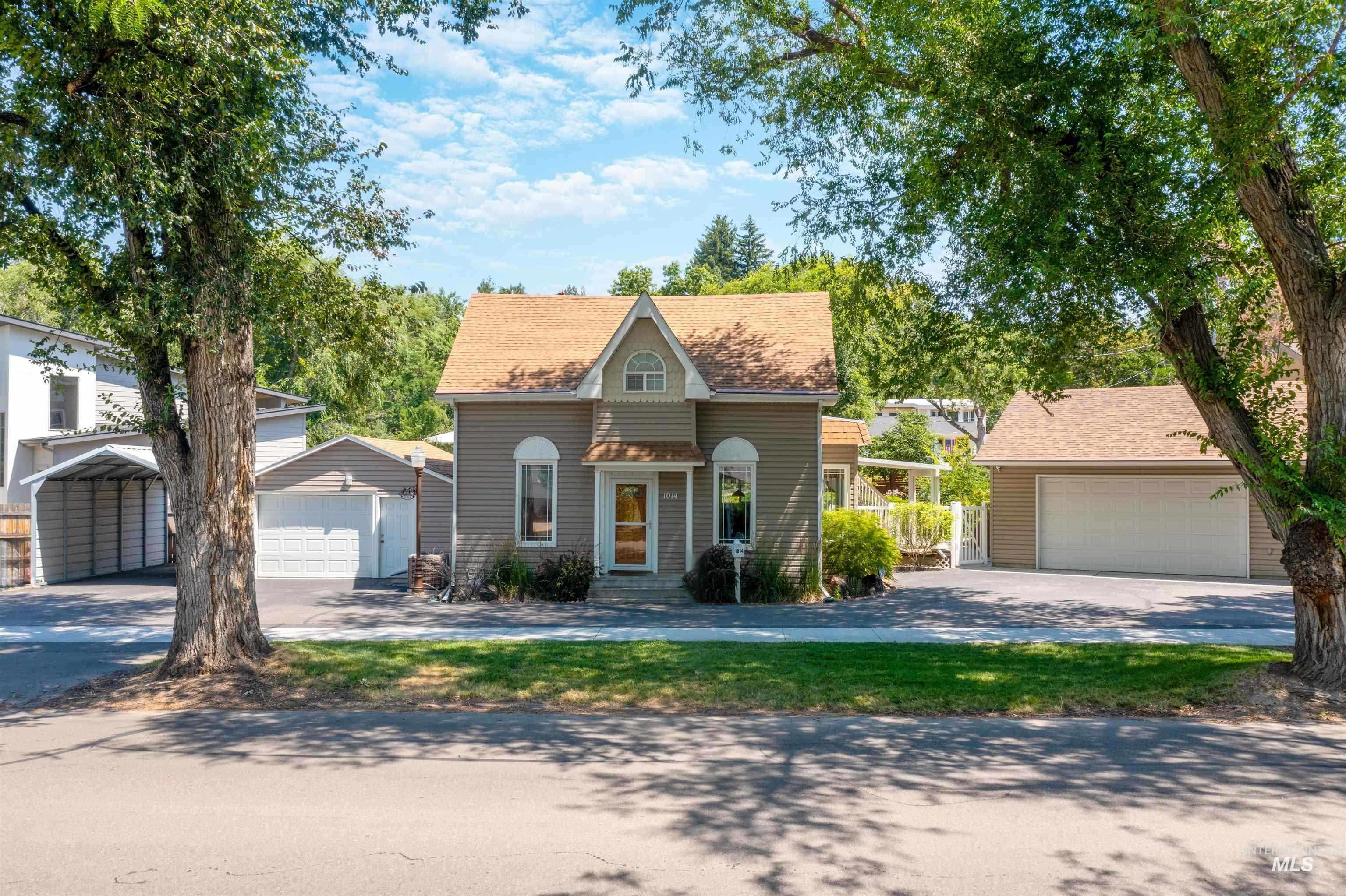 1014 E Franklin St., Boise, Idaho 83712, 3 Bedrooms, 2.5 Bathrooms, Residential For Sale, Price $749,900,MLS 98976852