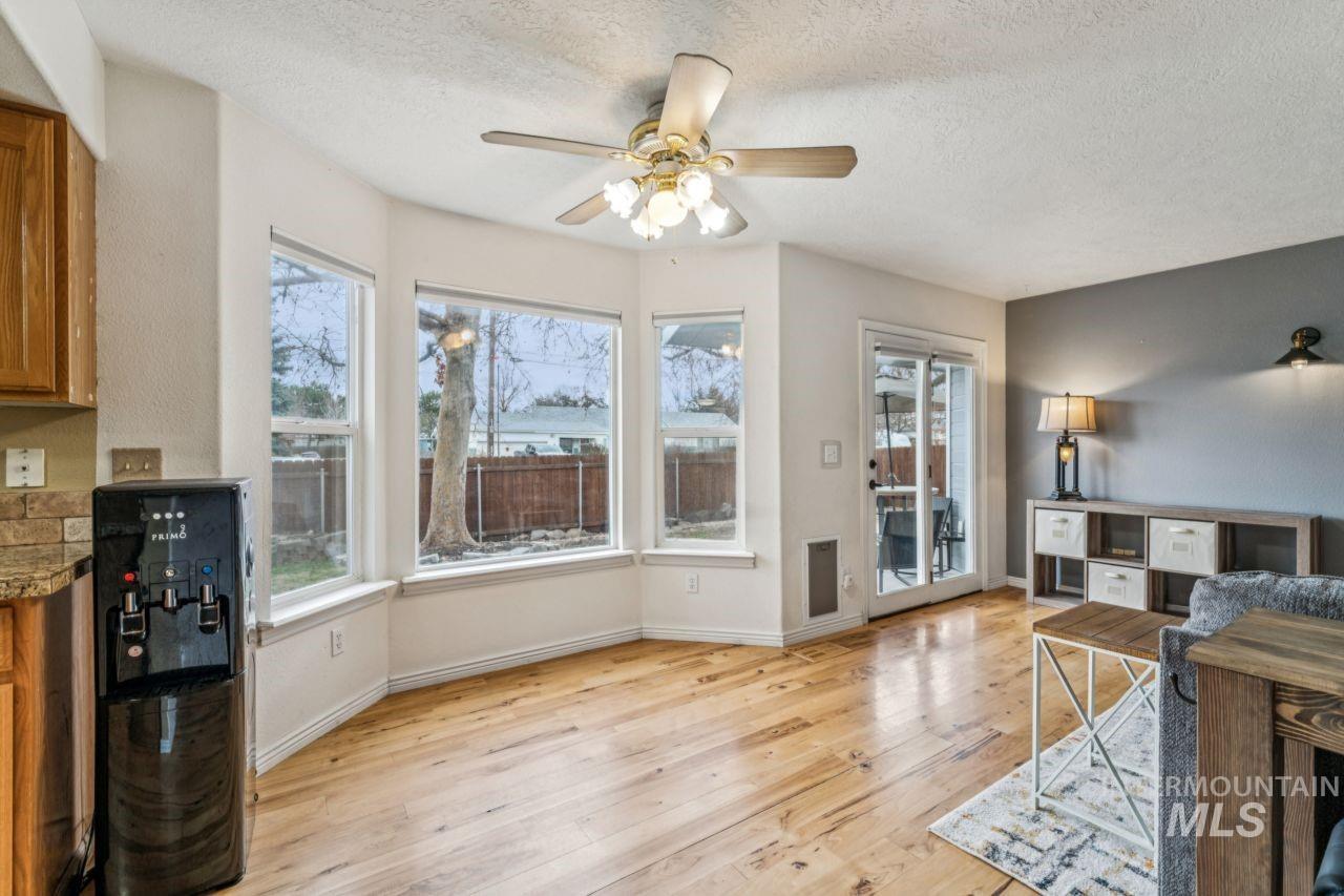 6803 W Russett St, Boise, Idaho 83704, 3 Bedrooms, 2.5 Bathrooms, Residential For Sale, Price $389,900,MLS 98976854