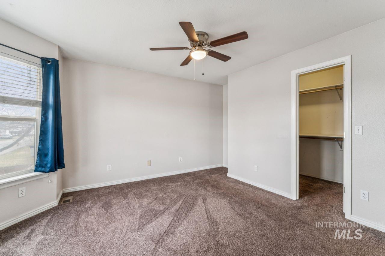 6803 W Russett St, Boise, Idaho 83704, 3 Bedrooms, 2.5 Bathrooms, Residential For Sale, Price $389,900,MLS 98976854