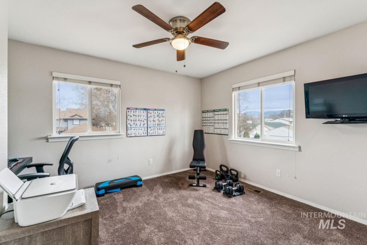 6803 W Russett St, Boise, Idaho 83704, 3 Bedrooms, 2.5 Bathrooms, Residential For Sale, Price $389,900,MLS 98976854