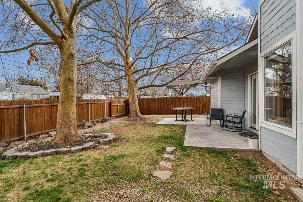 6803 W Russett St, Boise, Idaho 83704, 3 Bedrooms, 2.5 Bathrooms, Residential For Sale, Price $389,900,MLS 98976854