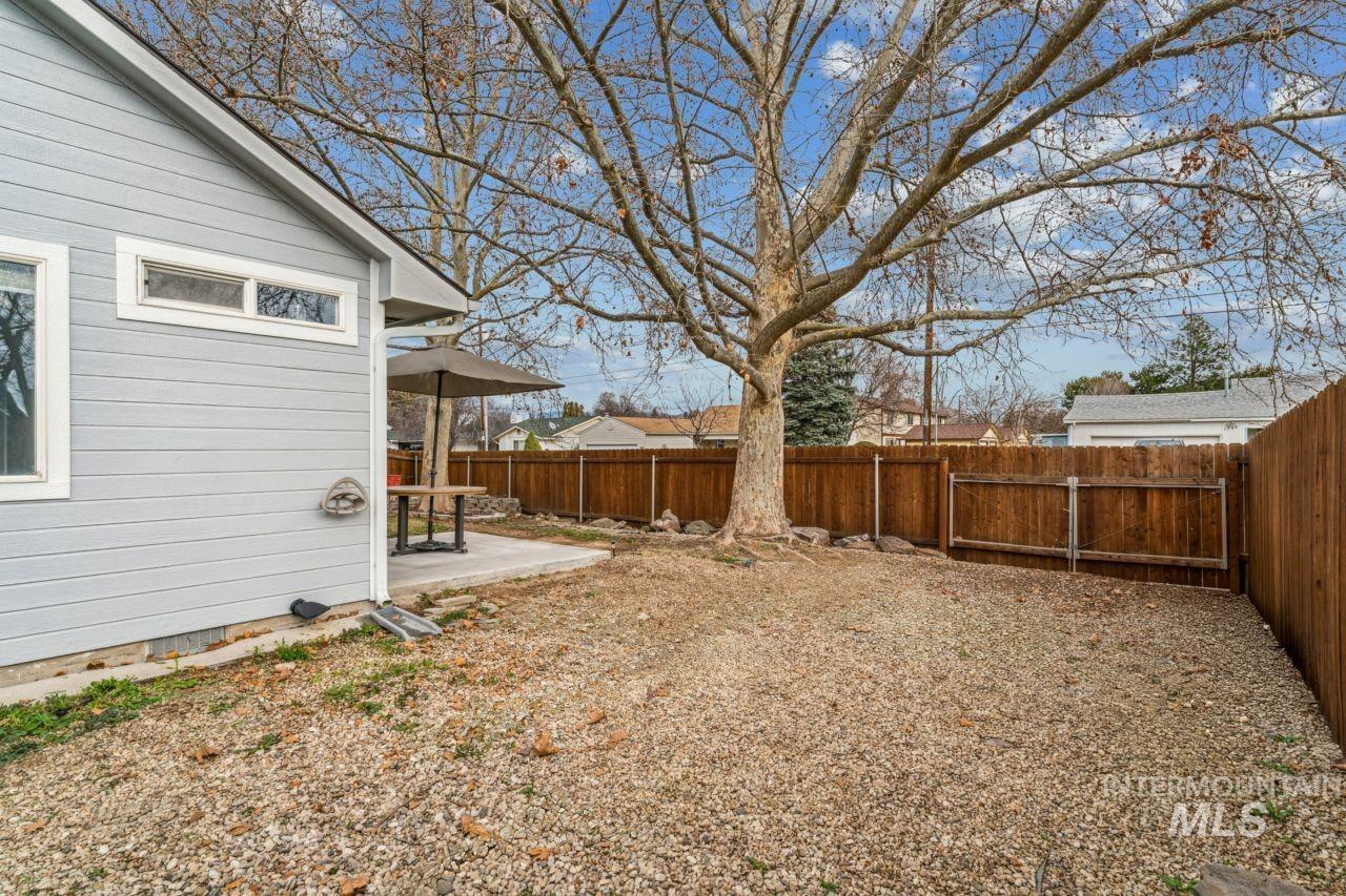 6803 W Russett St, Boise, Idaho 83704, 3 Bedrooms, 2.5 Bathrooms, Residential For Sale, Price $389,900,MLS 98976854