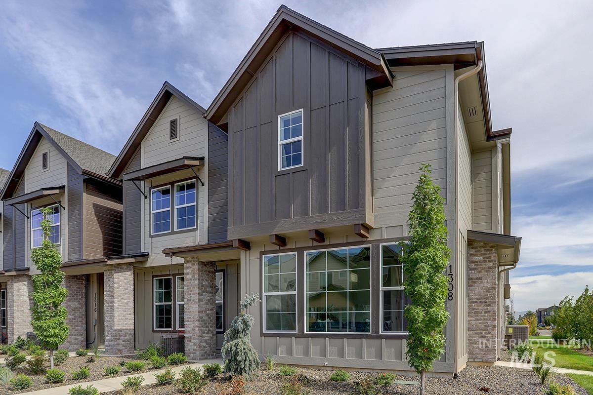 1433 N Webb Way, Meridian, Idaho 83642, 2 Bedrooms, 2.5 Bathrooms, Residential For Sale, Price $409,900,MLS 98976856