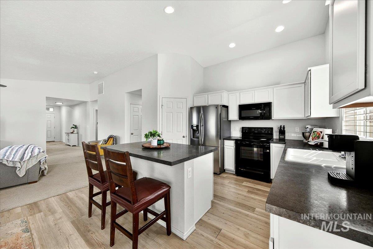 8389 E Harpster Ct., Nampa, Idaho 83687, 4 Bedrooms, 2 Bathrooms, Residential For Sale, Price $429,000,MLS 98976857