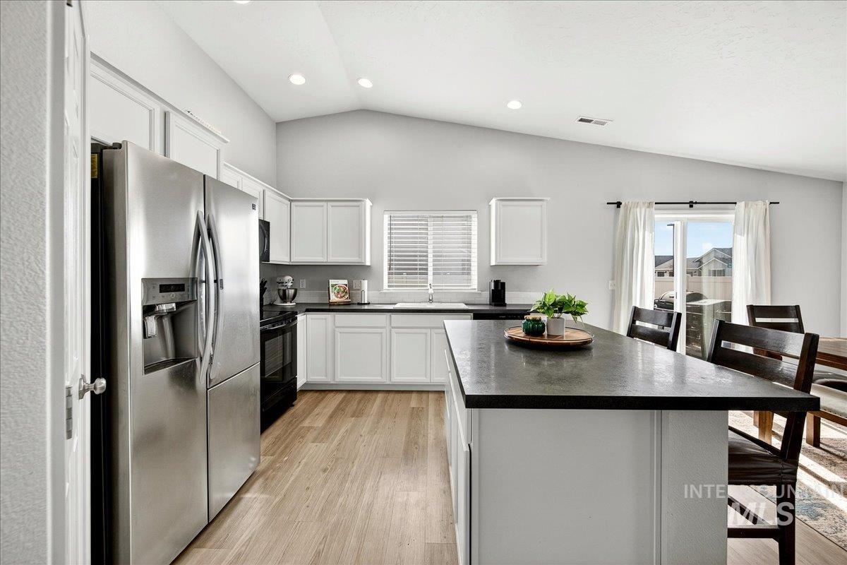 8389 E Harpster Ct., Nampa, Idaho 83687, 4 Bedrooms, 2 Bathrooms, Residential For Sale, Price $429,000,MLS 98976857