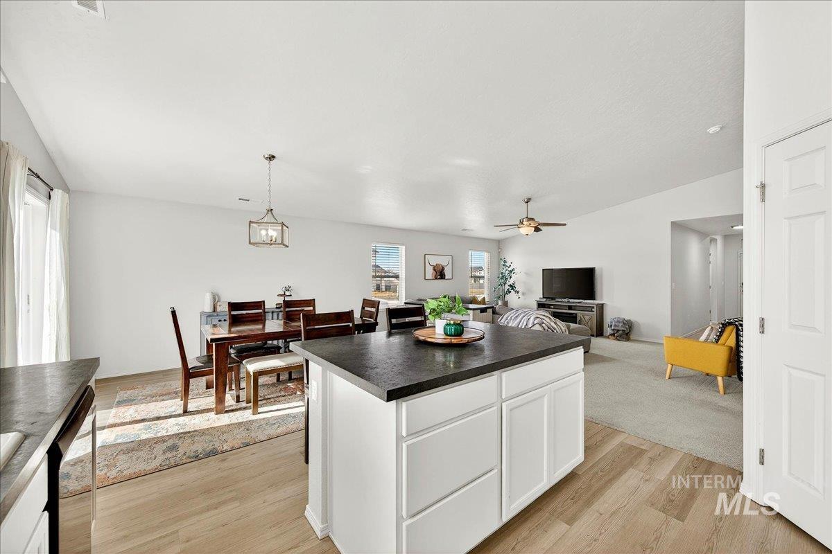 8389 E Harpster Ct., Nampa, Idaho 83687, 4 Bedrooms, 2 Bathrooms, Residential For Sale, Price $429,000,MLS 98976857