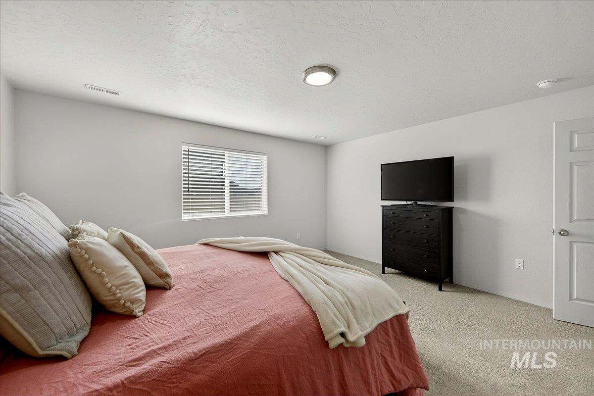 8389 E Harpster Ct., Nampa, Idaho 83687, 4 Bedrooms, 2 Bathrooms, Residential For Sale, Price $429,000,MLS 98976857