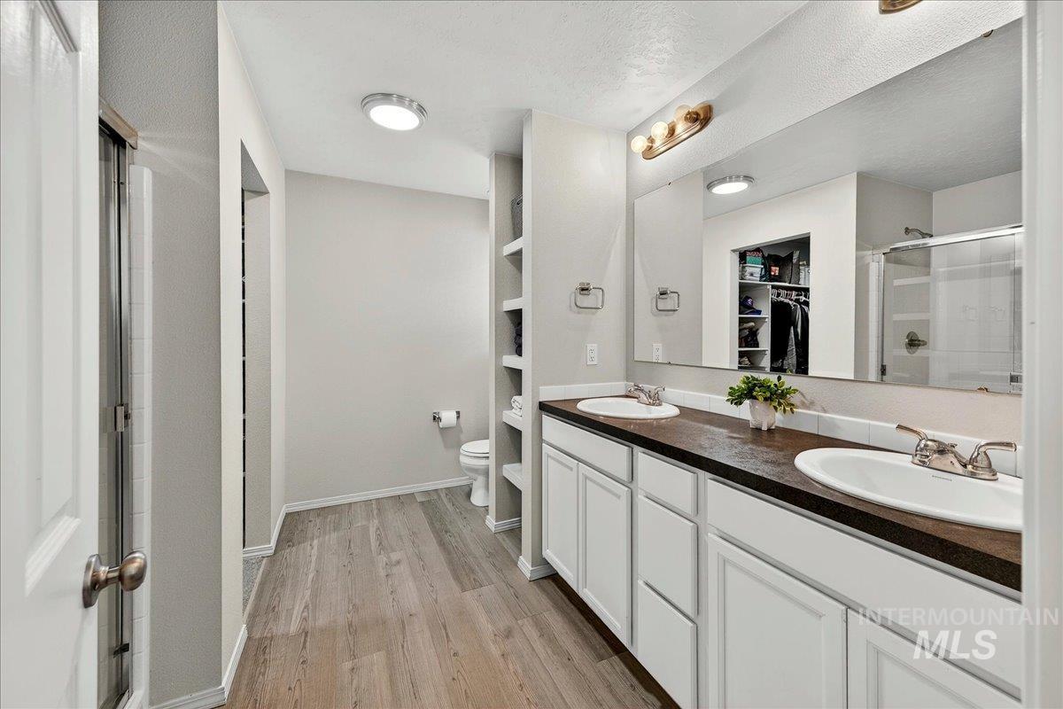 8389 E Harpster Ct., Nampa, Idaho 83687, 4 Bedrooms, 2 Bathrooms, Residential For Sale, Price $429,000,MLS 98976857