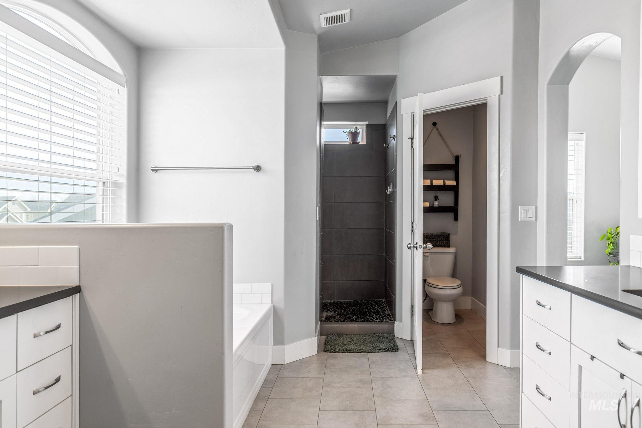 1127 Overland Trail St, Middleton, Idaho 83644, 4 Bedrooms, 3.5 Bathrooms, Residential For Sale, Price $600,000,MLS 98976858