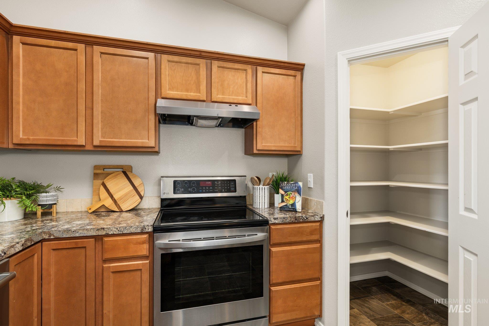 4802 Ida Red Ave, Caldwell, Idaho 83607, 5 Bedrooms, 2 Bathrooms, Residential For Sale, Price $369,000,MLS 98976860