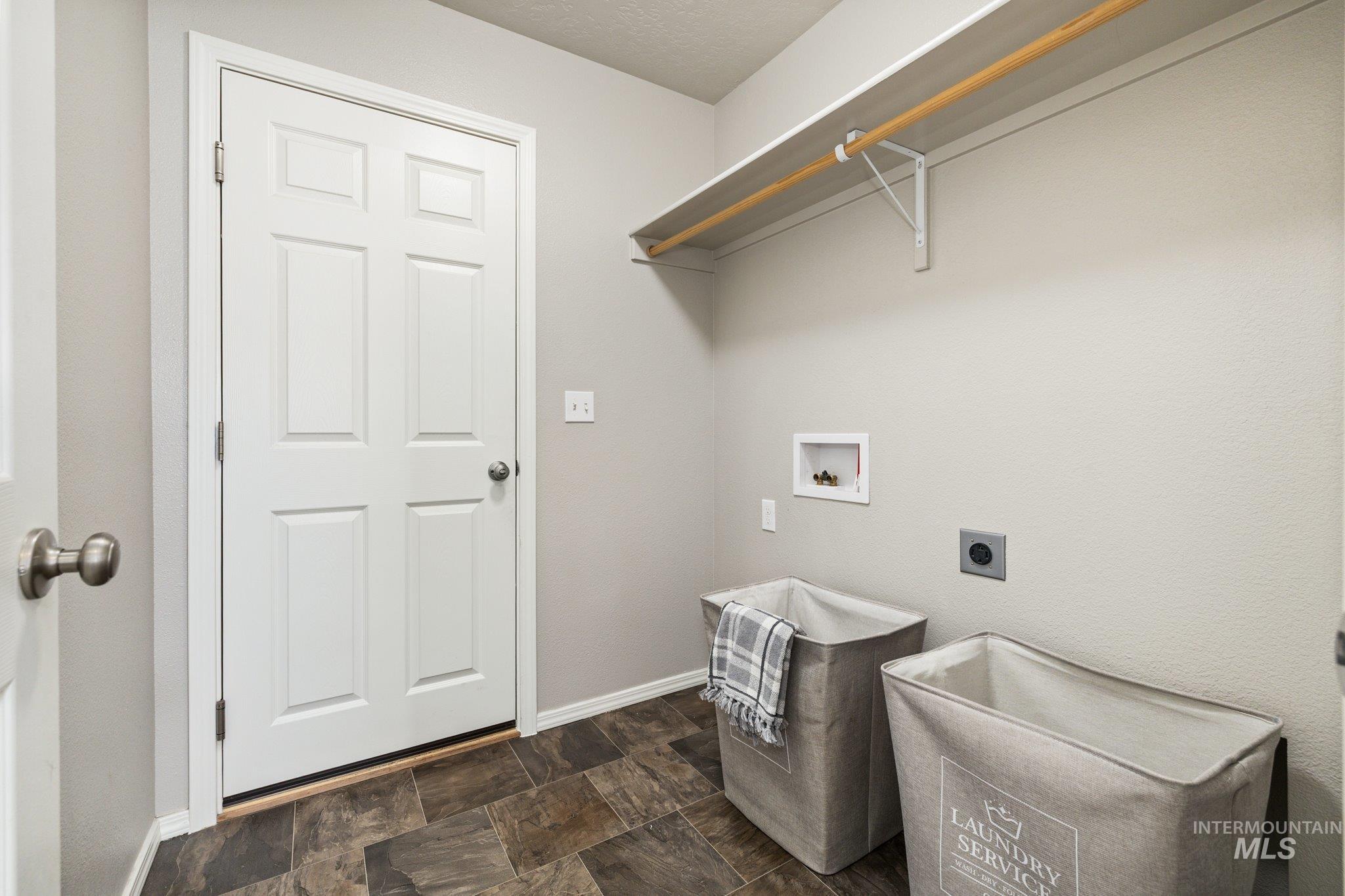 4802 Ida Red Ave, Caldwell, Idaho 83607, 5 Bedrooms, 2 Bathrooms, Residential For Sale, Price $369,000,MLS 98976860