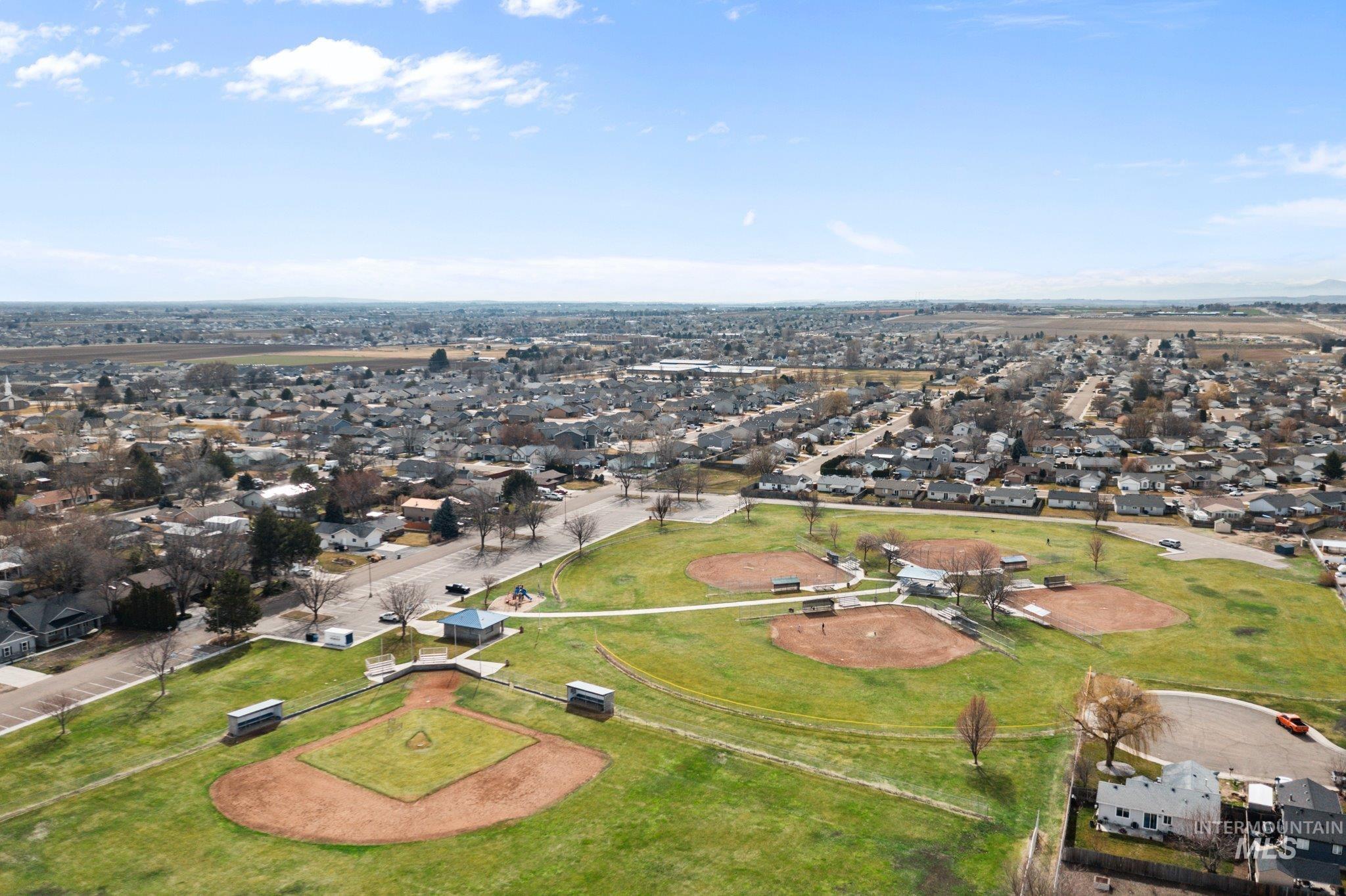 4802 Ida Red Ave, Caldwell, Idaho 83607, 5 Bedrooms, 2 Bathrooms, Residential For Sale, Price $369,000,MLS 98976860