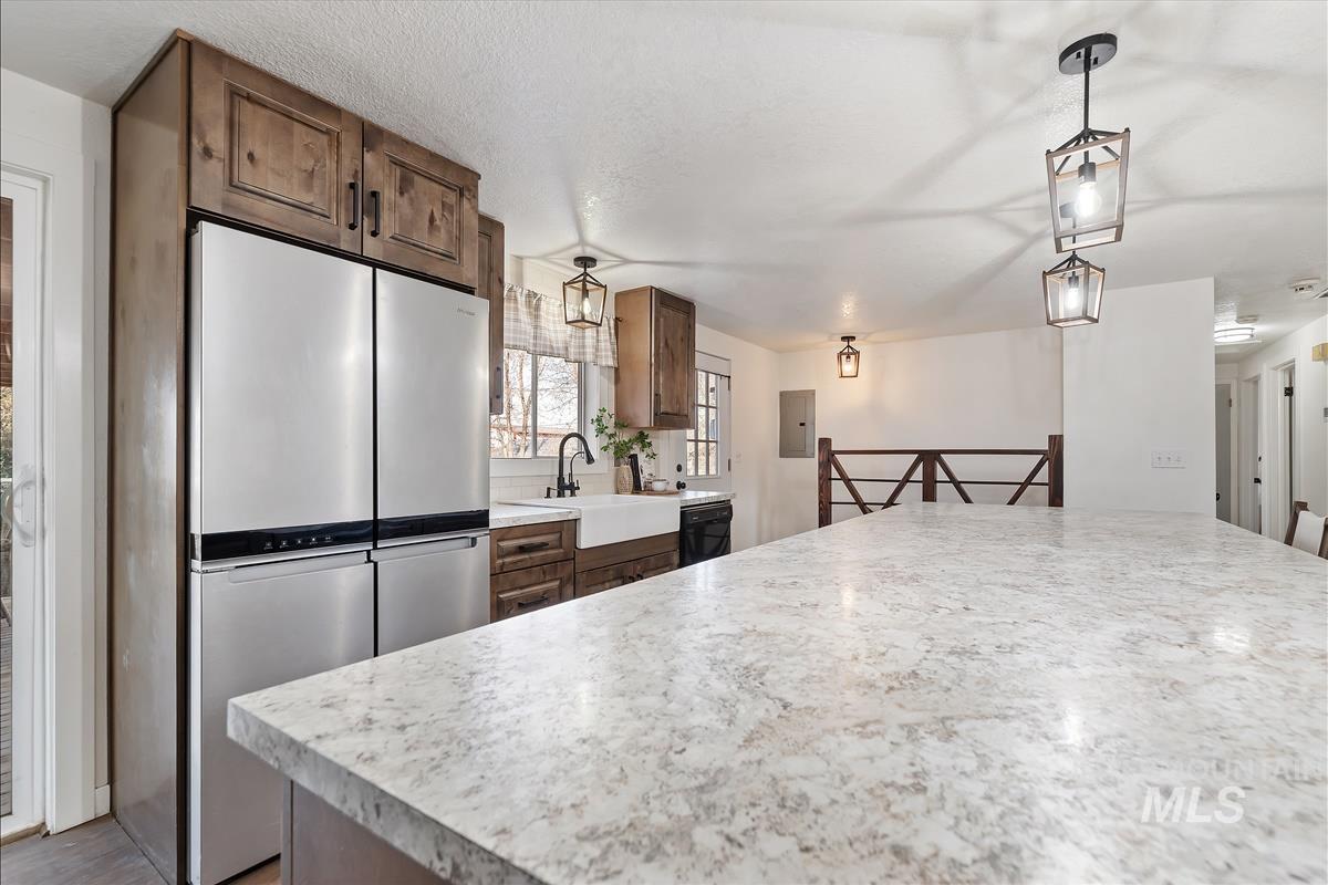 112 W California Ave, Homedale, Idaho 83628, 4 Bedrooms, 2.5 Bathrooms, Residential For Sale, Price $450,000,MLS 98976863