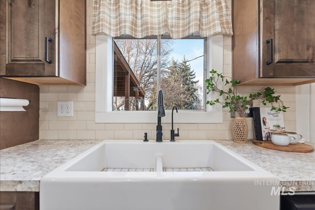 112 W California Ave, Homedale, Idaho 83628, 4 Bedrooms, 2.5 Bathrooms, Residential For Sale, Price $450,000,MLS 98976863