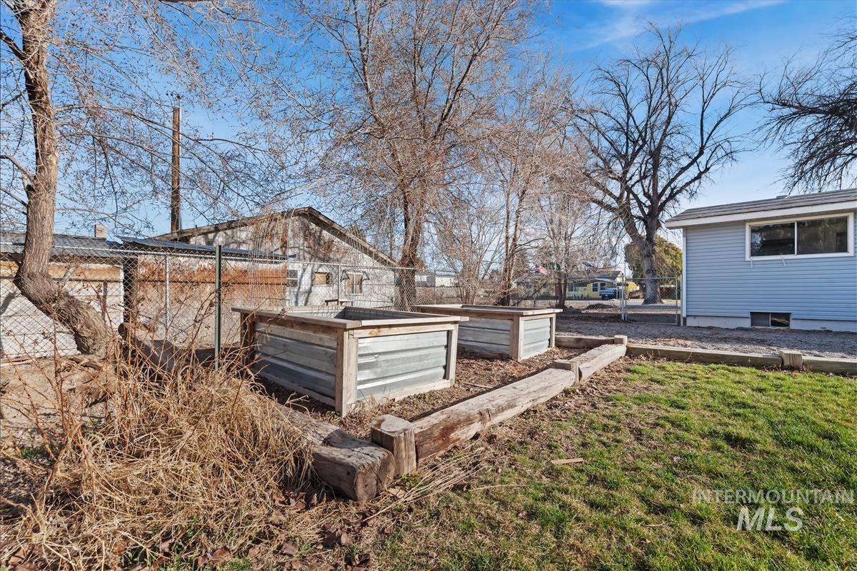 112 W California Ave, Homedale, Idaho 83628, 4 Bedrooms, 2.5 Bathrooms, Residential For Sale, Price $450,000,MLS 98976863