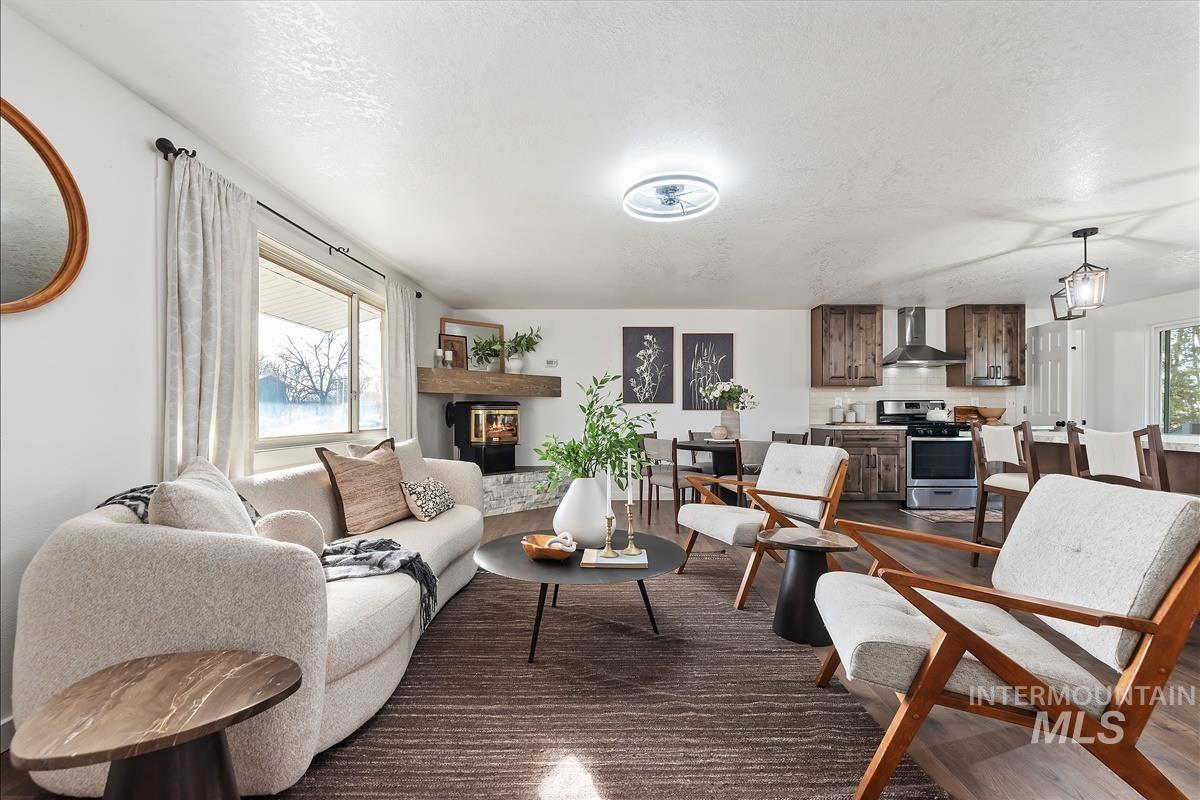 112 W California Ave, Homedale, Idaho 83628, 4 Bedrooms, 2.5 Bathrooms, Residential For Sale, Price $450,000,MLS 98976863