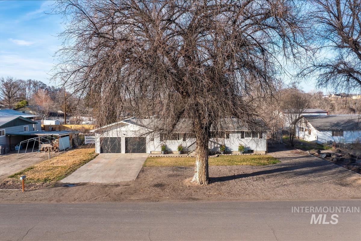 112 W California Ave, Homedale, Idaho 83628, 4 Bedrooms, 2.5 Bathrooms, Residential For Sale, Price $450,000,MLS 98976863