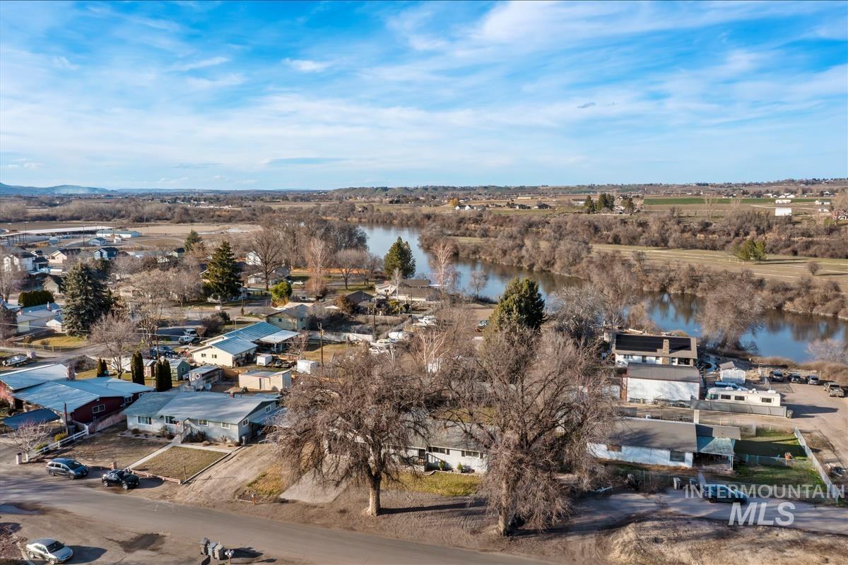 112 W California Ave, Homedale, Idaho 83628, 4 Bedrooms, 2.5 Bathrooms, Residential For Sale, Price $450,000,MLS 98976863