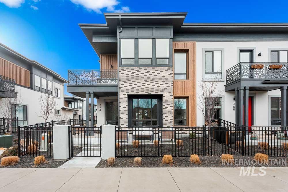 374 E Presidio Ln, Eagle, Idaho 83616, 3 Bedrooms, 2.5 Bathrooms, Residential For Sale, Price $609,900,MLS 98976864