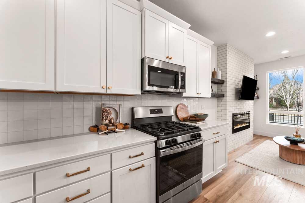 374 E Presidio Ln, Eagle, Idaho 83616, 3 Bedrooms, 2.5 Bathrooms, Residential For Sale, Price $609,900,MLS 98976864