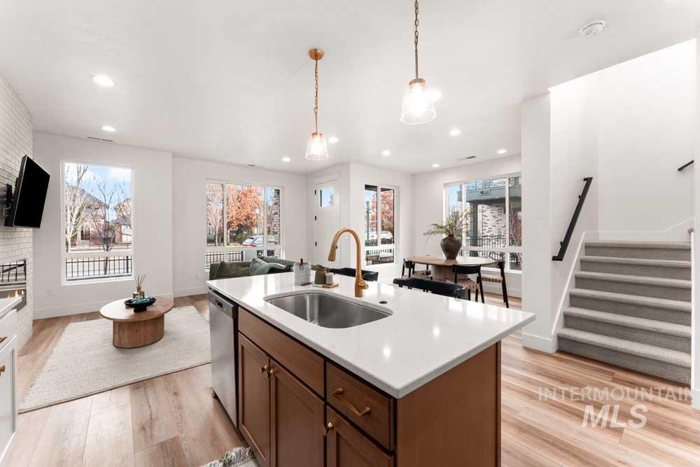 374 E Presidio Ln, Eagle, Idaho 83616, 3 Bedrooms, 2.5 Bathrooms, Residential For Sale, Price $609,900,MLS 98976864