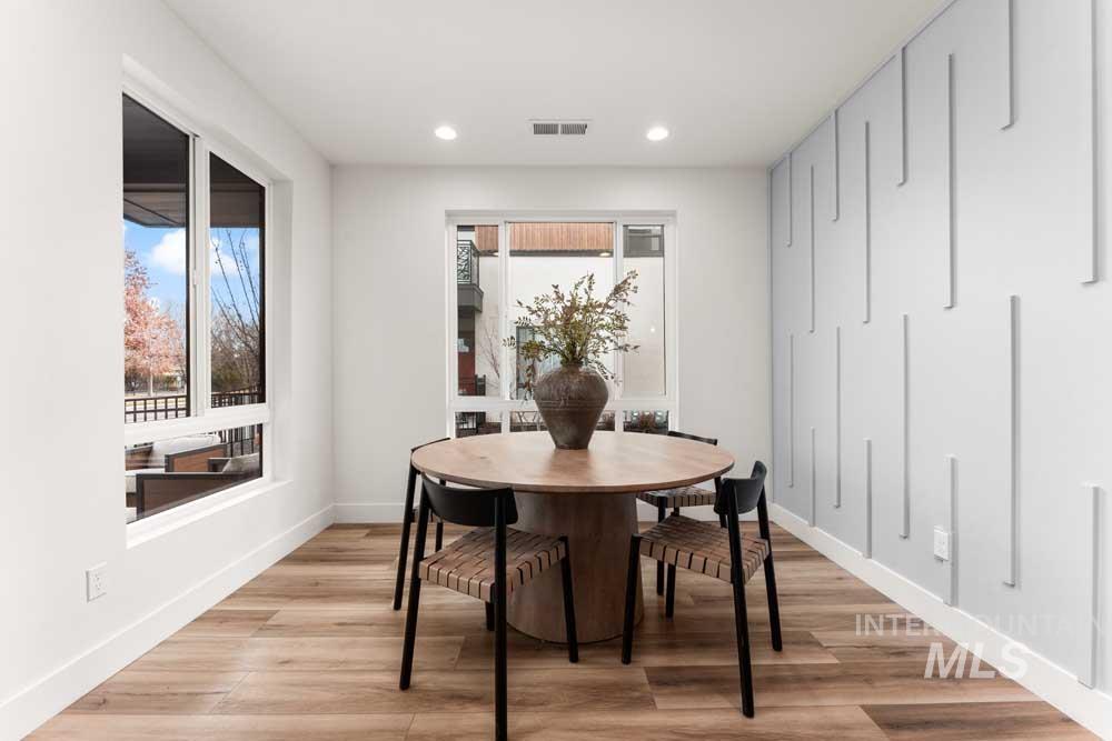 374 E Presidio Ln, Eagle, Idaho 83616, 3 Bedrooms, 2.5 Bathrooms, Residential For Sale, Price $609,900,MLS 98976864