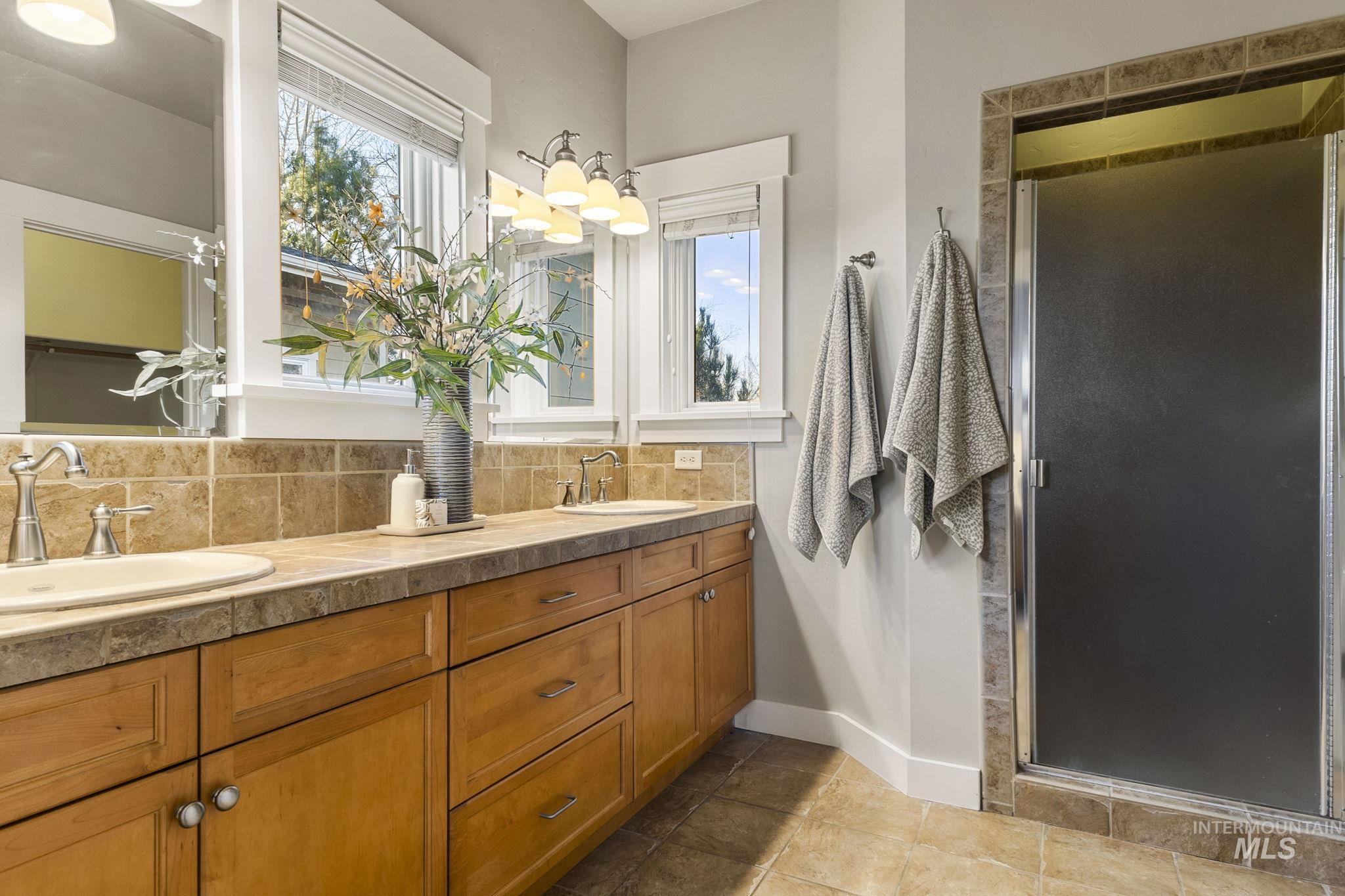 2964 S Rookery Ln, Boise, Idaho 83706, 3 Bedrooms, 2.5 Bathrooms, Residential For Sale, Price $645,000,MLS 98976865