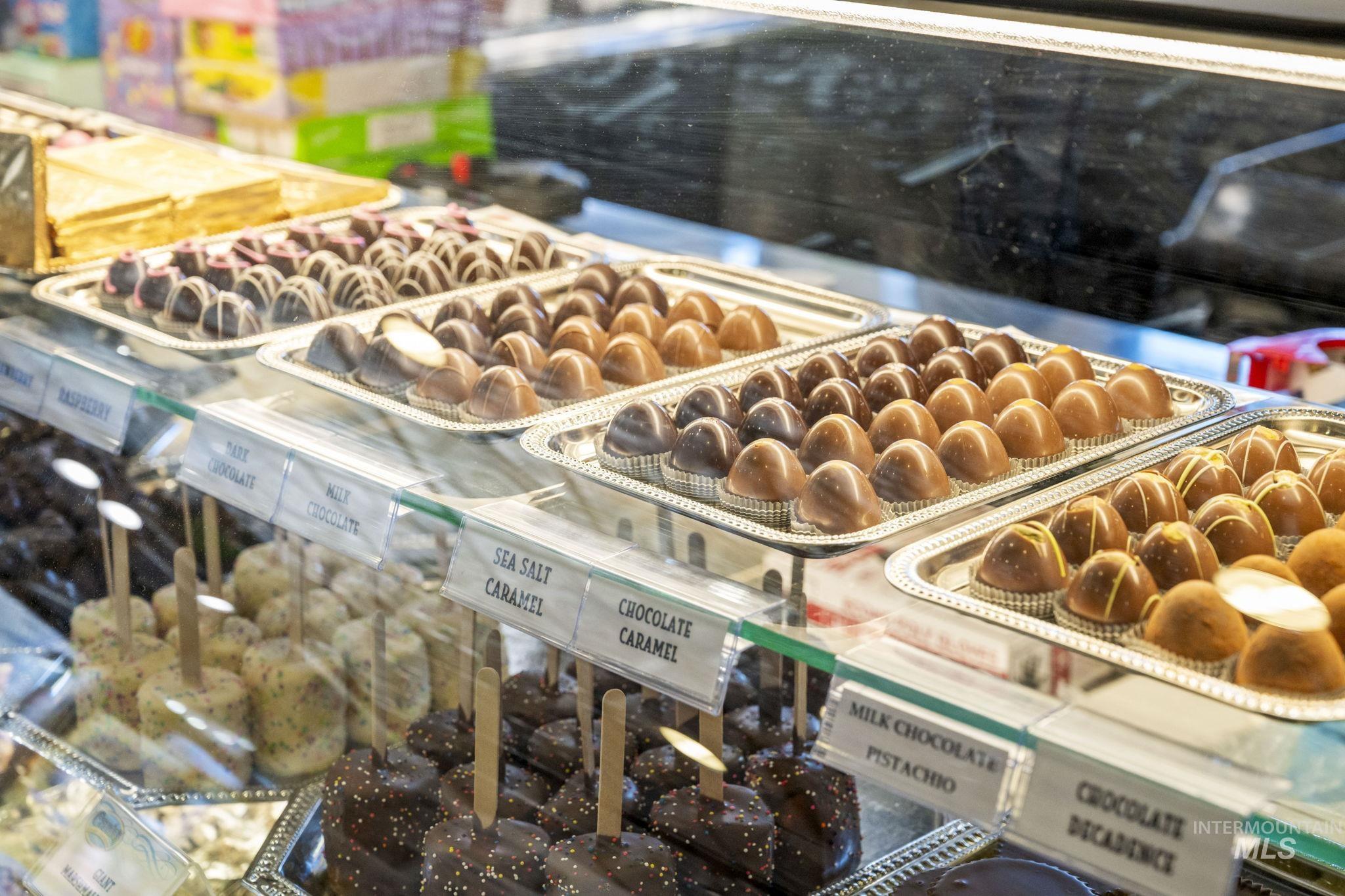 2964 S Rookery Ln, Boise, Idaho 83706, 3 Bedrooms, 2.5 Bathrooms, Residential For Sale, Price $645,000,MLS 98976865