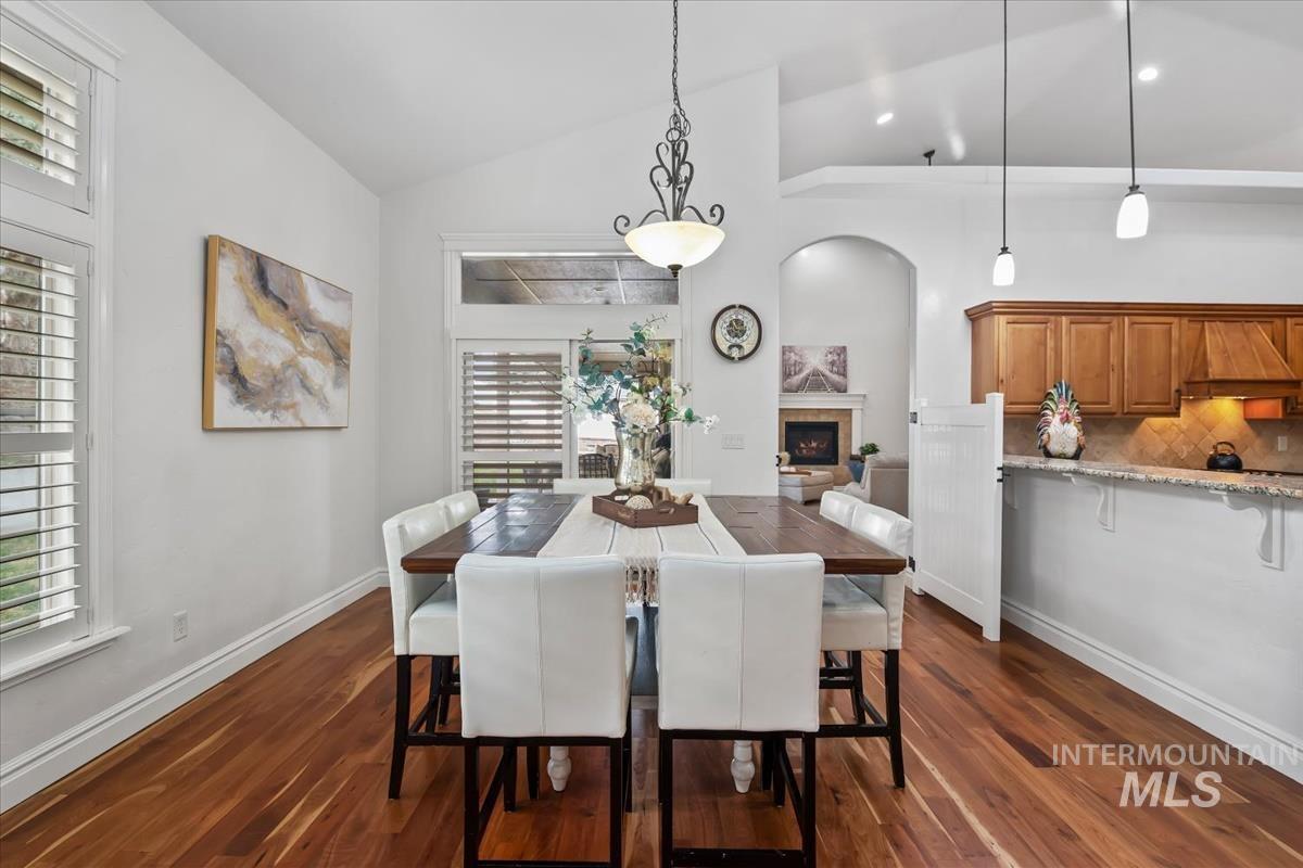 3129 S Silvertip Ln, Meridian, Idaho 83642, 4 Bedrooms, 3.5 Bathrooms, Residential For Sale, Price $995,000,MLS 98976866