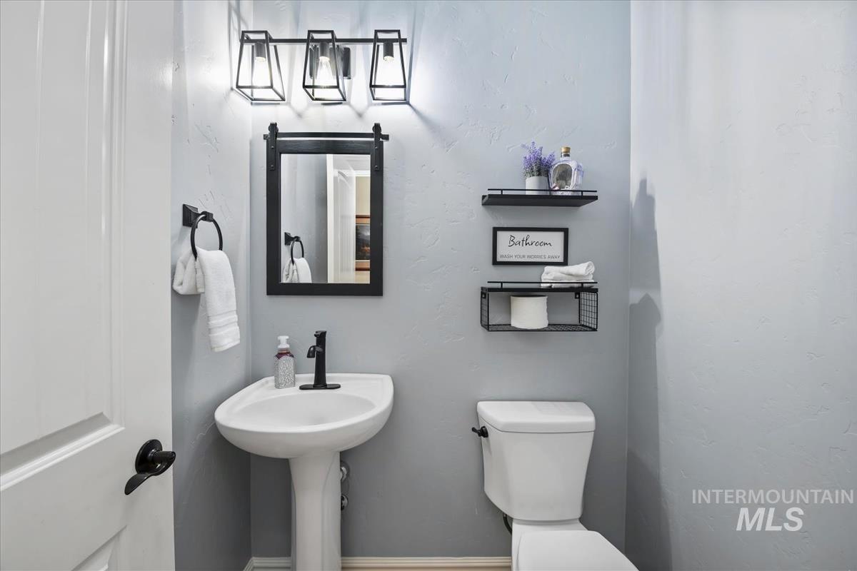 3129 S Silvertip Ln, Meridian, Idaho 83642, 4 Bedrooms, 3.5 Bathrooms, Residential For Sale, Price $995,000,MLS 98976866