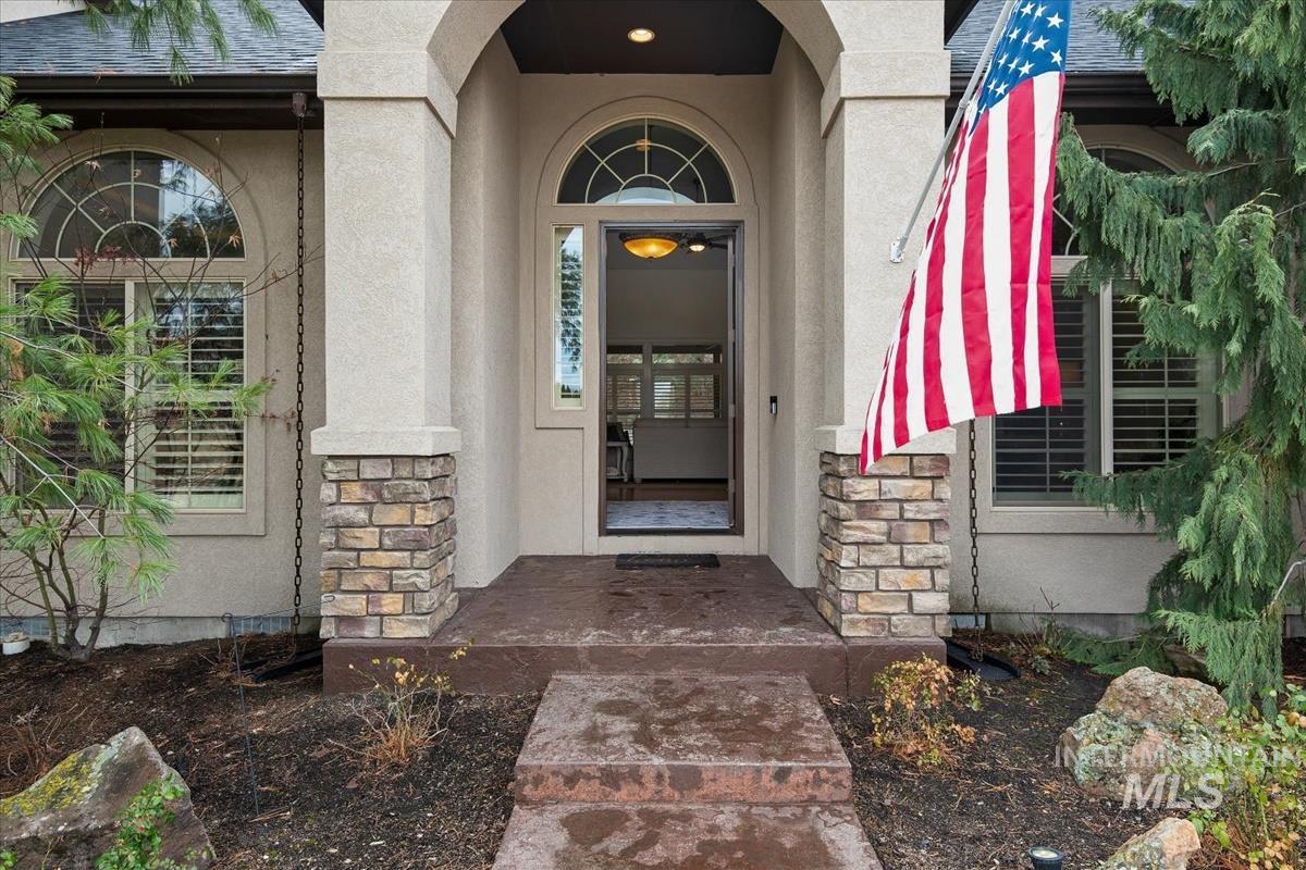 3129 S Silvertip Ln, Meridian, Idaho 83642, 4 Bedrooms, 3.5 Bathrooms, Residential For Sale, Price $995,000,MLS 98976866