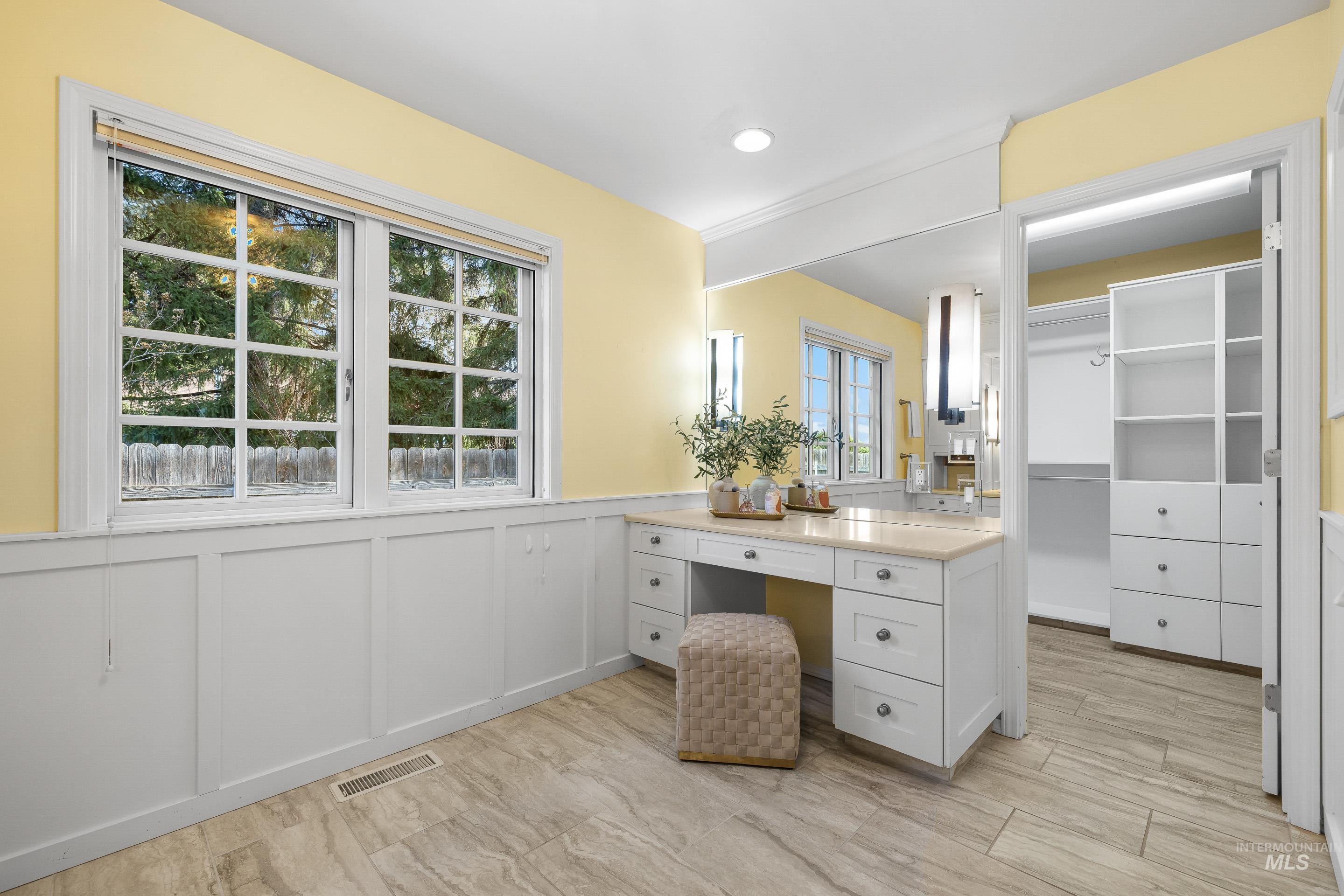 4225 N Cole Lane, Boise, Idaho 83704, 4 Bedrooms, 3.5 Bathrooms, Residential For Sale, Price $1,100,000,MLS 98976868