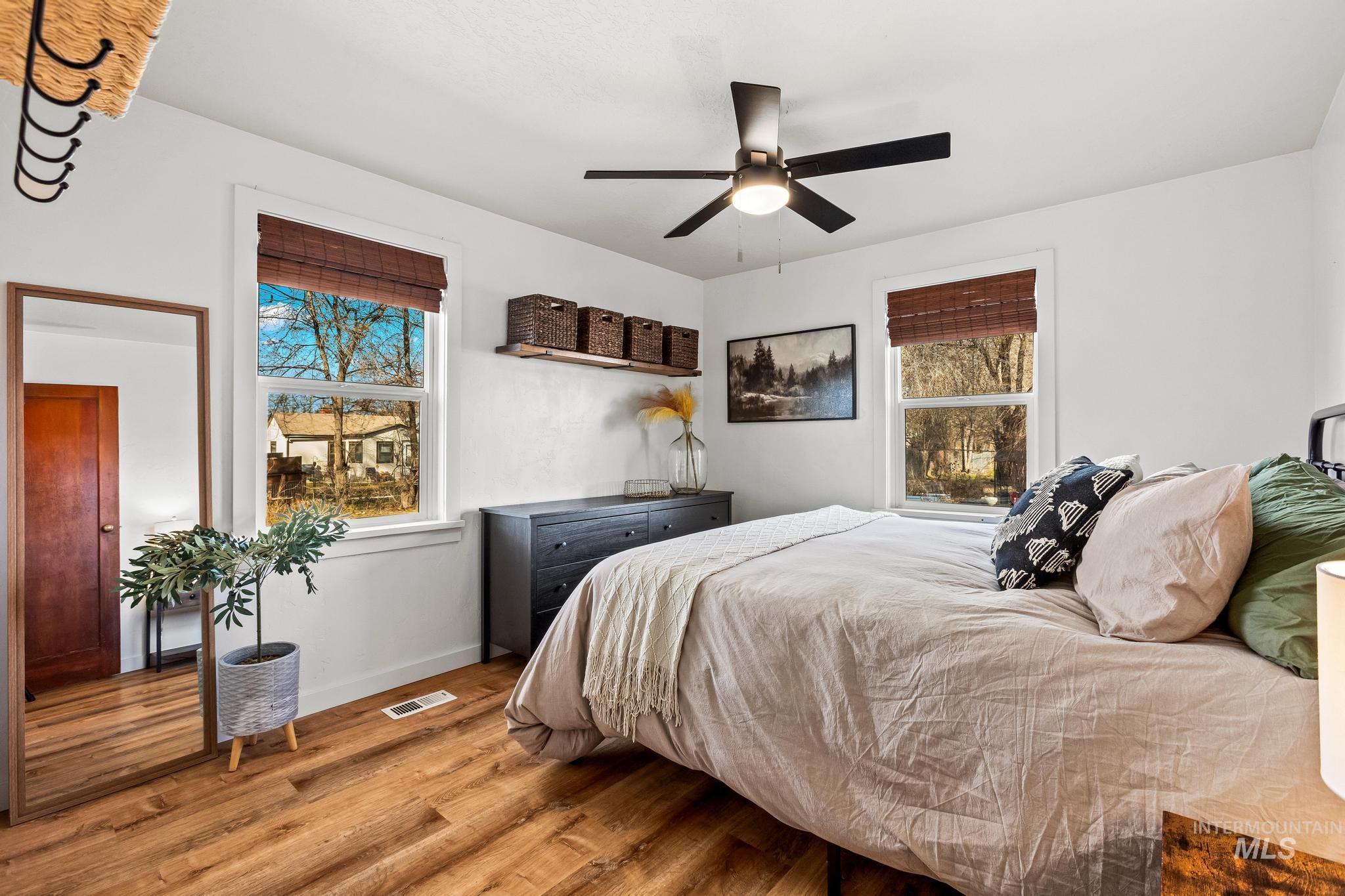 921 NW 3rd Street, Meridian, Idaho 83642, 2 Bedrooms, 1 Bathroom, Residential For Sale, Price $330,000,MLS 98976871