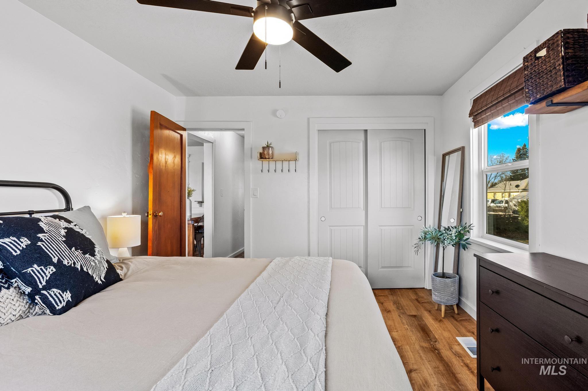 921 NW 3rd Street, Meridian, Idaho 83642, 2 Bedrooms, 1 Bathroom, Residential For Sale, Price $330,000,MLS 98976871