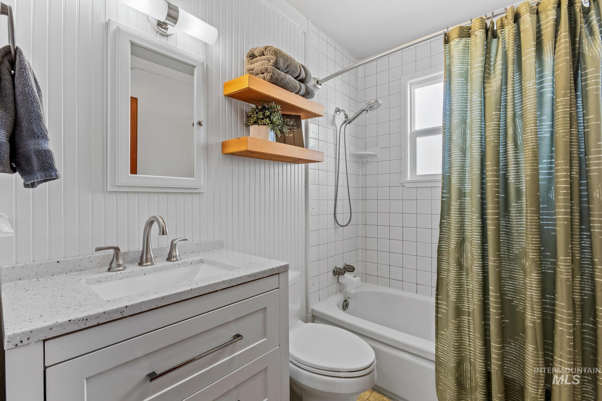 921 NW 3rd Street, Meridian, Idaho 83642, 2 Bedrooms, 1 Bathroom, Residential For Sale, Price $330,000,MLS 98976871