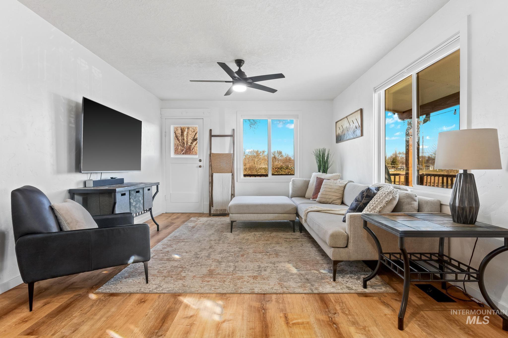 921 NW 3rd Street, Meridian, Idaho 83642, 2 Bedrooms, 1 Bathroom, Residential For Sale, Price $330,000,MLS 98976871