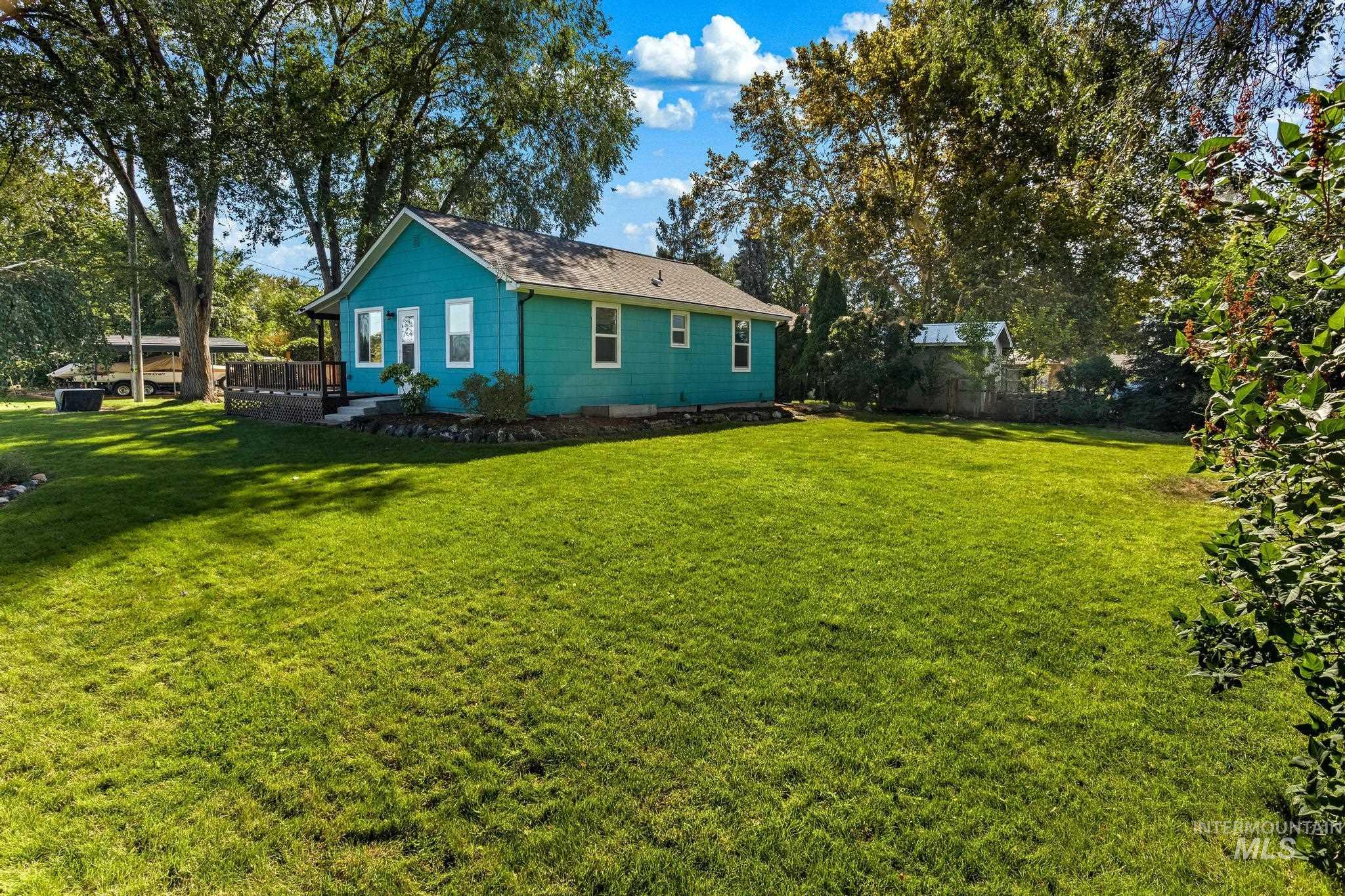 921 NW 3rd Street, Meridian, Idaho 83642, 2 Bedrooms, 1 Bathroom, Residential For Sale, Price $330,000,MLS 98976871