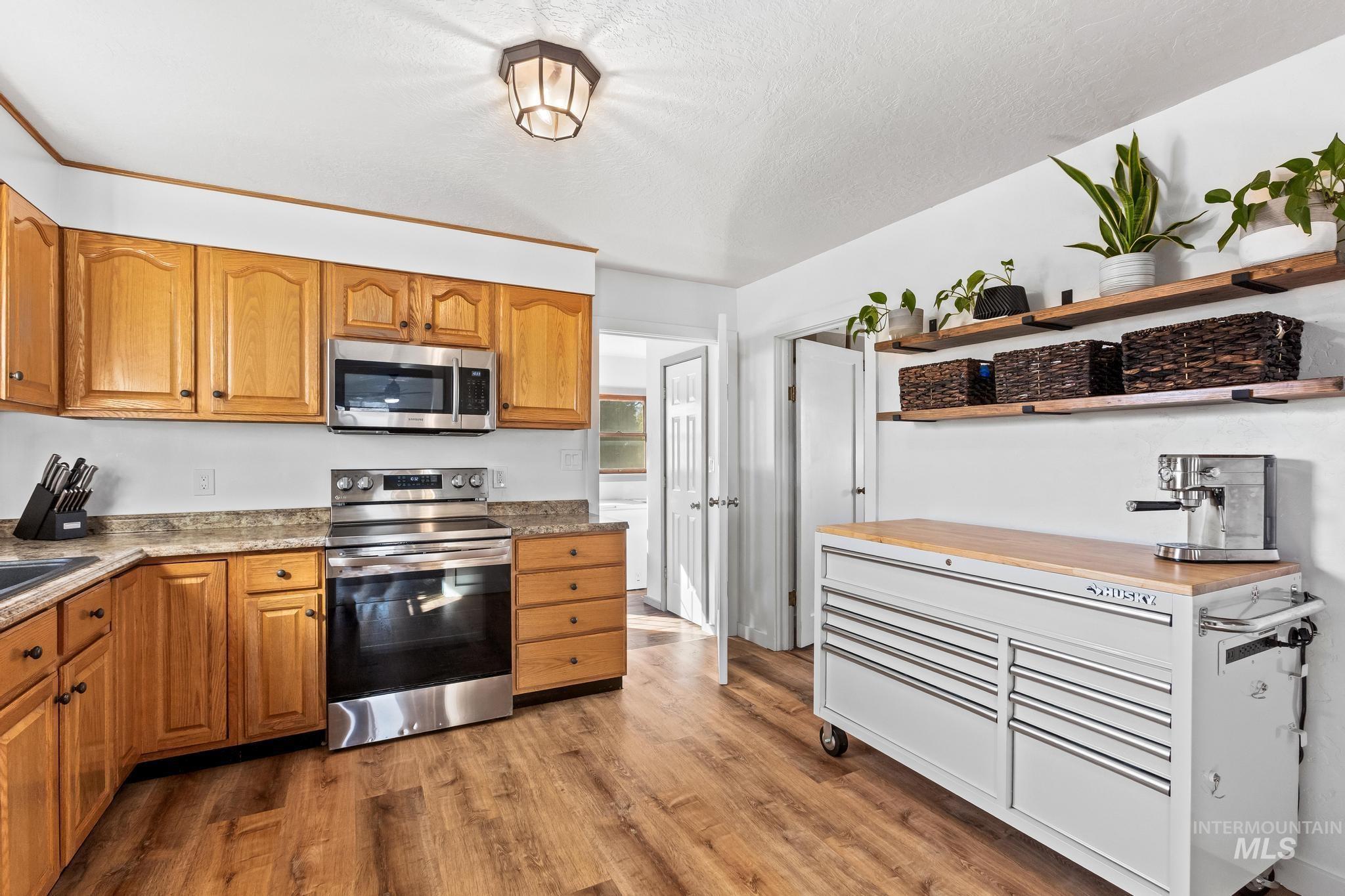 921 NW 3rd Street, Meridian, Idaho 83642, 2 Bedrooms, 1 Bathroom, Residential For Sale, Price $330,000,MLS 98976871