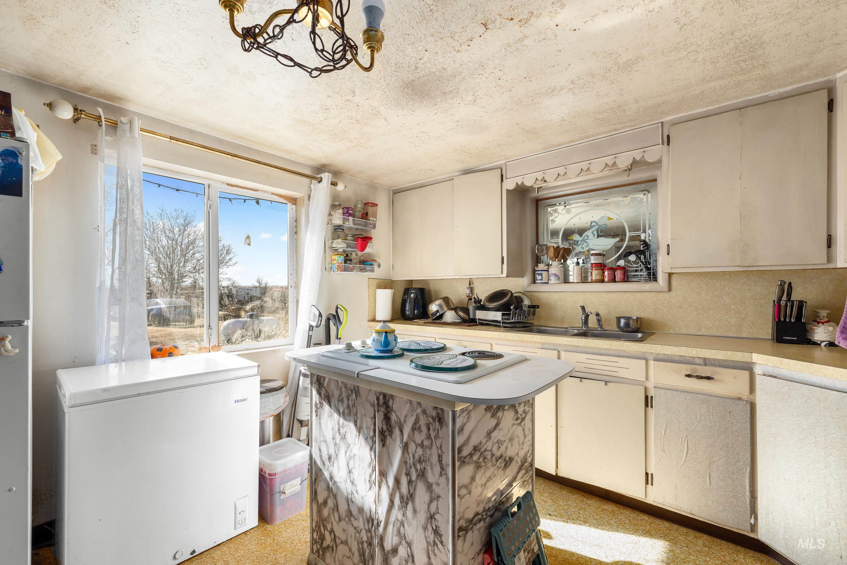 20371 Red Top Rd, Caldwell, Idaho 83607, 4 Bedrooms, 2 Bathrooms, Residential For Sale, Price $1,200,000,MLS 98976874