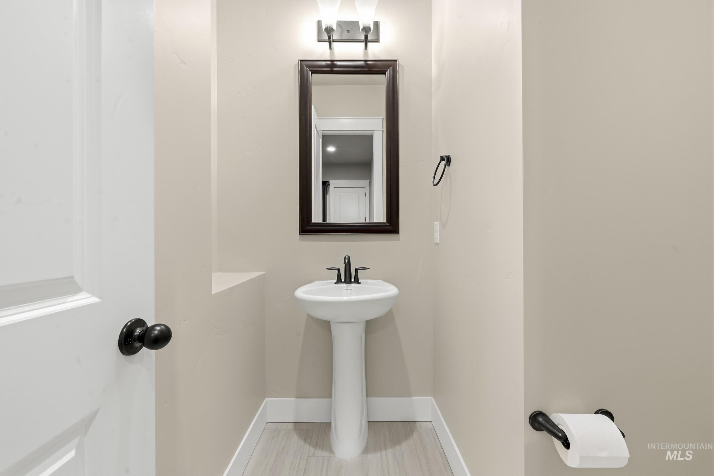 5657 W Webster Dr., Meridian, Idaho 83646, 3 Bedrooms, 2.5 Bathrooms, Residential For Sale, Price $839,900,MLS 98976875