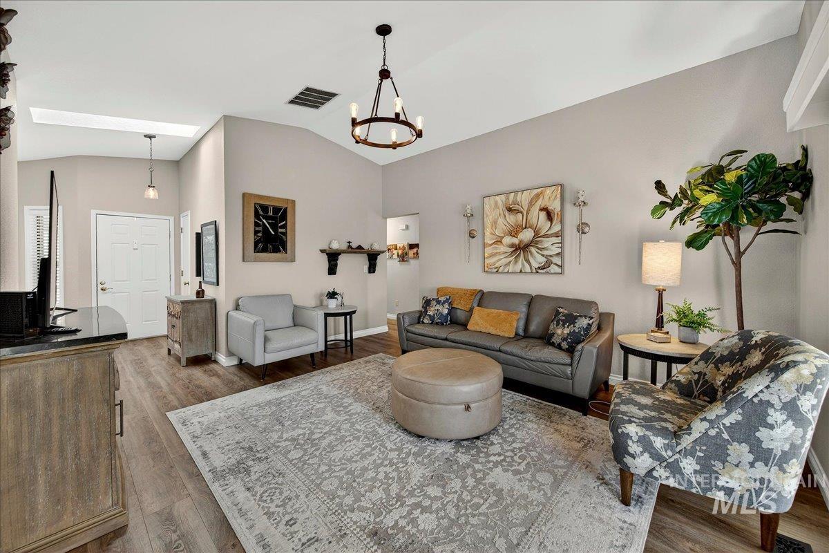 3215 Fircrest Ave, Caldwell, Idaho 83605, 3 Bedrooms, 2 Bathrooms, Residential For Sale, Price $334,900,MLS 98976876