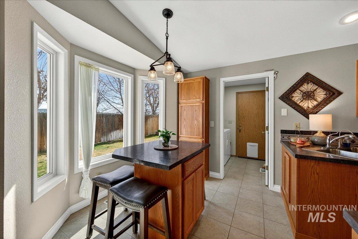 3215 Fircrest Ave, Caldwell, Idaho 83605, 3 Bedrooms, 2 Bathrooms, Residential For Sale, Price $334,900,MLS 98976876