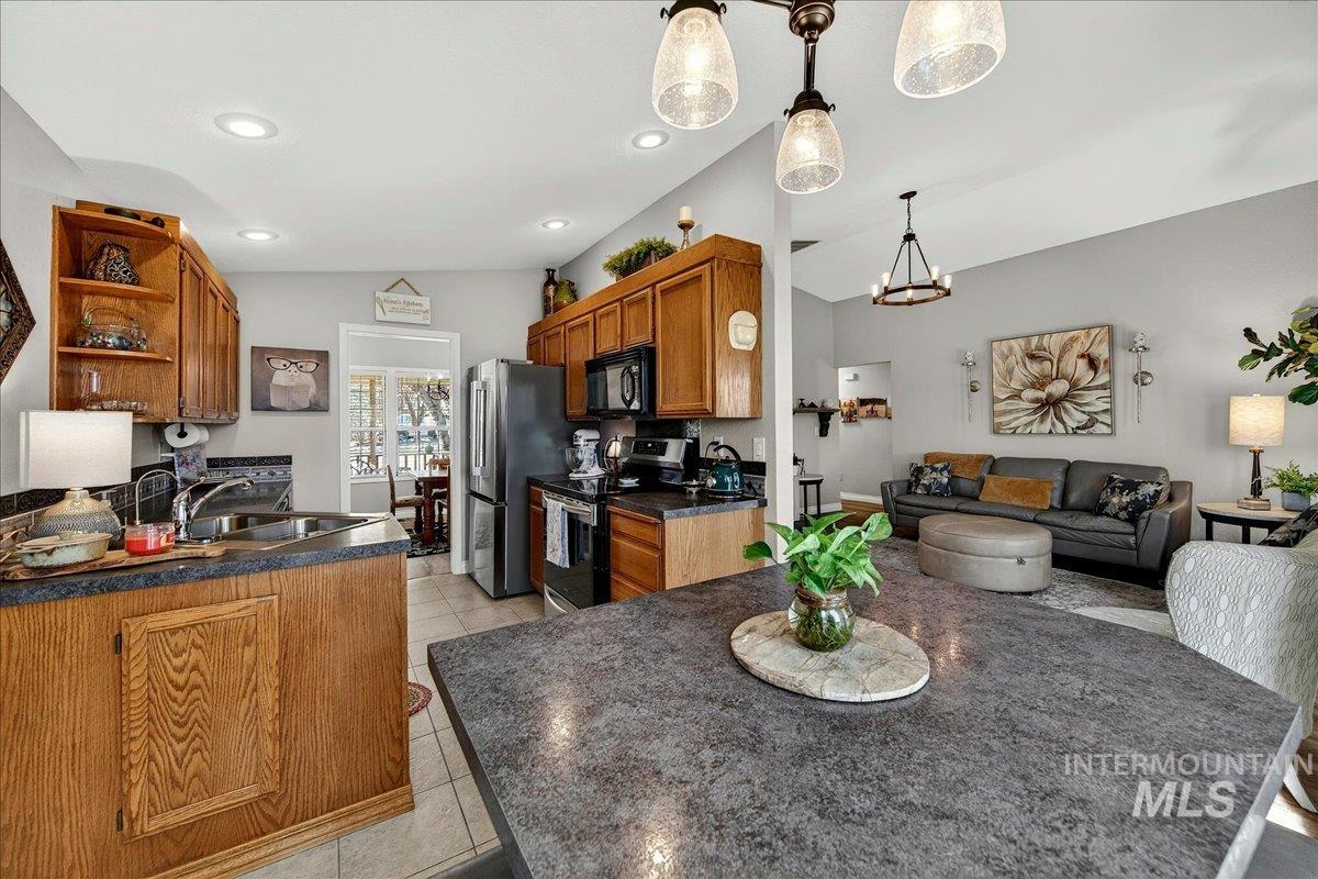 3215 Fircrest Ave, Caldwell, Idaho 83605, 3 Bedrooms, 2 Bathrooms, Residential For Sale, Price $334,900,MLS 98976876