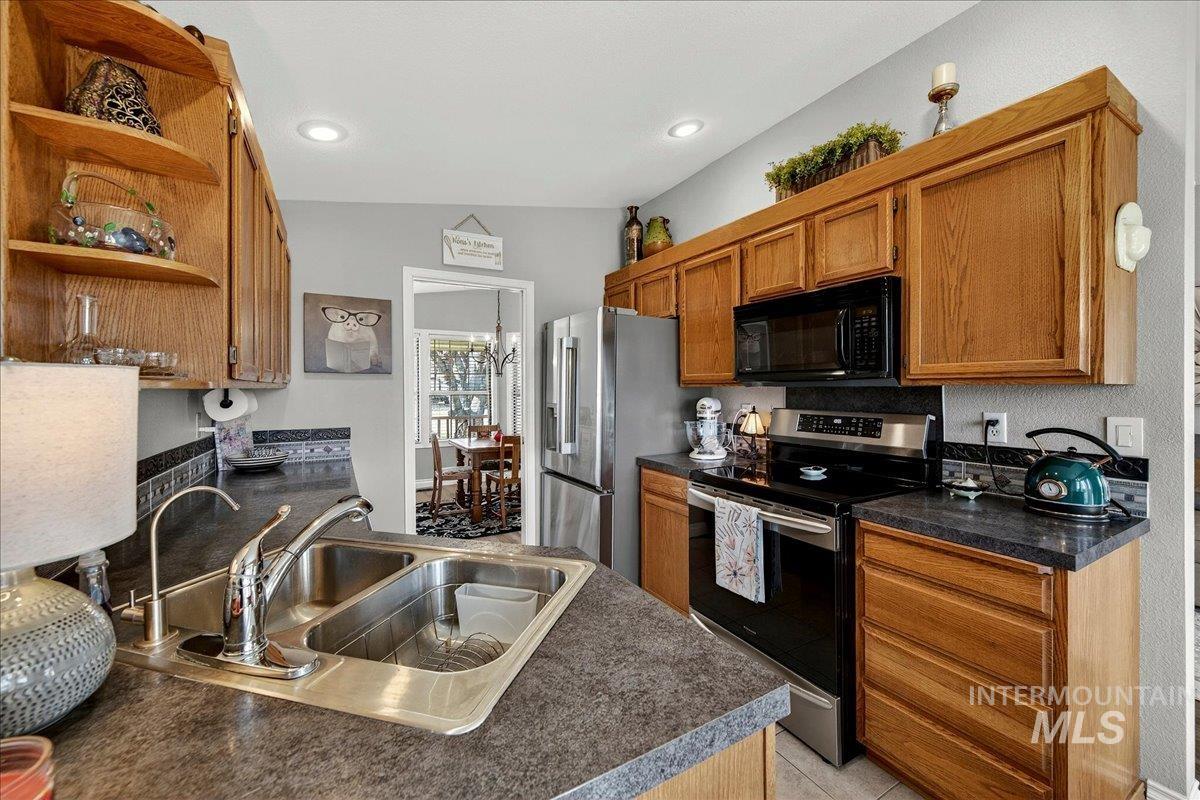 3215 Fircrest Ave, Caldwell, Idaho 83605, 3 Bedrooms, 2 Bathrooms, Residential For Sale, Price $334,900,MLS 98976876