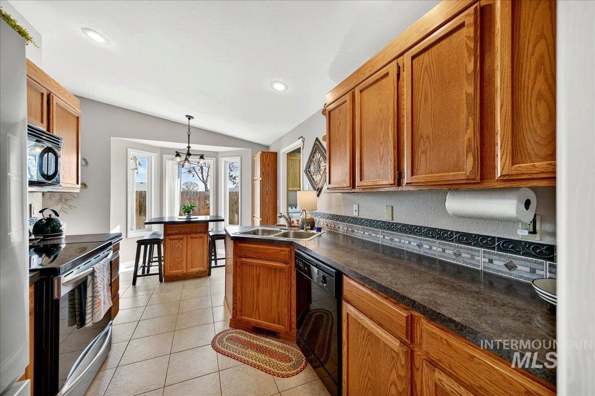 3215 Fircrest Ave, Caldwell, Idaho 83605, 3 Bedrooms, 2 Bathrooms, Residential For Sale, Price $334,900,MLS 98976876